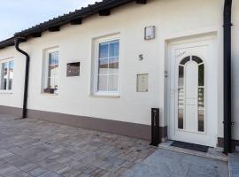 Haus Mona Lisa-Nähe Parndorf-Neusiedl-Wien-HU-SK, Hotel in Bruck an der Leitha