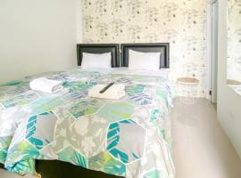 Kulonprogo Guesthouse Mitra RedDoorz, hotel v destinaci Temon