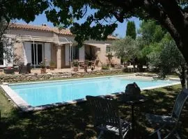 Provençal house, pool, Mouriès, Alpilles, Provence - 6 people