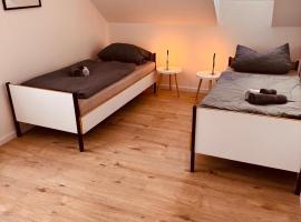 FELIX LIVING 9, Monteurwohnung, 2 getrennte Betten & Stockbett, Parkplatz, hotel u gradu Salzweg