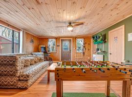 Ski, Unwind, Play Near Big Boulder, Game Room, hotel en Blakeslee