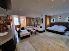 Garsoniera Craiova Centru, hotel with hot tubs in Craiova
