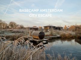 Basecamp Amsterdam, hotel de playa en Ámsterdam