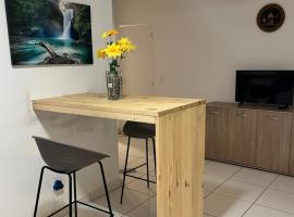 Chez Marc, hotel v destinaci Les Abymes