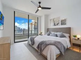 New unit 28th Floor with Unbeatable Bayside Views