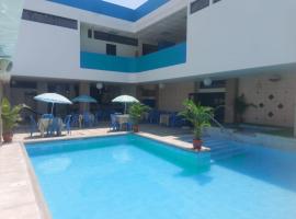 Hotel Dorado Inn, hotel v destinaci Salinas