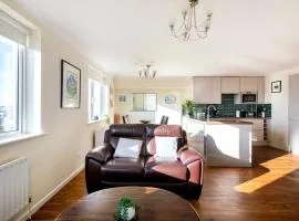 2BR Apartment with Balcony on Brighton Marina