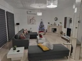 A & A Holiday House