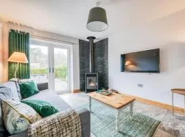 Luxury Cottage in the New Forest with Log Burner