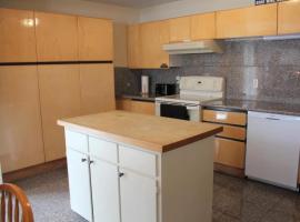 Vineyard & Craft House - Rare 6 bedroom Gem in Picton, hotel v destinaci Picton