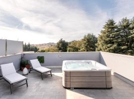 Luxury - Jacuzzi Apartments Near Rome, hotel de lujo en Velletri