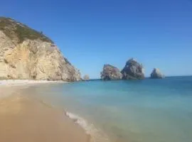Sesimbra Seaside Apartment, Pool, Garage