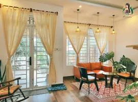 Ann's Home I
