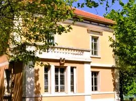 VILLA CASTEL Maison-Table d'Hôtes & Jardin-Refuge de Biodiversité