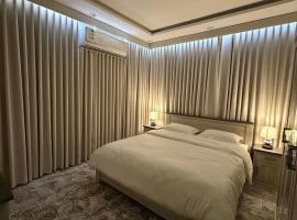 شقه مفروشه 2 قريبه من المطار, self catering accommodation in Tabuk