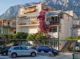 Apartments and rooms by the sea Makarska - 22419