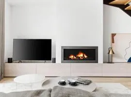 A Lux 3BR Townhouse in South Yarra FREE Parking