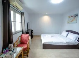 Mitr Inn HuaHin Beach หาดหัวหิน