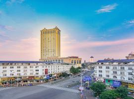 Ramada Plaza by Wyndham Dongxing City Center, hotel di Dongxing