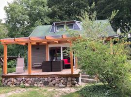 Behagliches Cottage am See, hotel in Fürstenberg-Havel