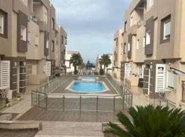 Triplex résidence tilel chott mariem, hotel v destinaci Sousse