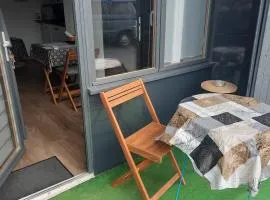 STUDIO avec Terrasse et Parking, proche Tours