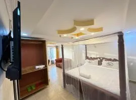 Maanet Gardens Hotel