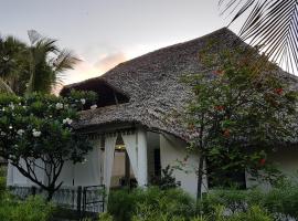 The Foxy Nests of Karibuni - Villa 184 & 145, villa en Mambrui