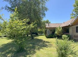 Casa en lago rapel, quincho, piscina, acceso al lago Familiar, hotel v destinaci Lago Rapel