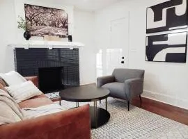 Less than 10 mins from Downtown, early checkin-subject to availability, pool table