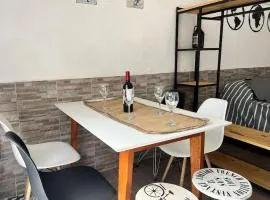 Casa vintage barrio exclusivo en ciudad con bicis