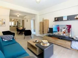 Glaros Premium Deluxe House