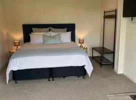 Cambridge Countryside Guest Room