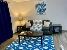 All private 2 BRoom w 2 QUEEN BEDS-1 BTHRM-FREE PARKING-FAST WI-FI-CENTRAL LOCATION
