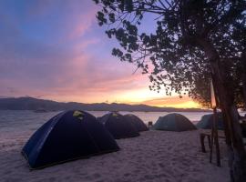Camp Gili X - Gili Tangkong Island, hotel v destinaci Pulau Gilinanggu