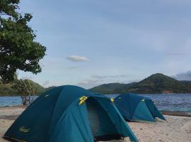 Gili Camp X - Kedis Island, hotel v destinaci Gili Sudak