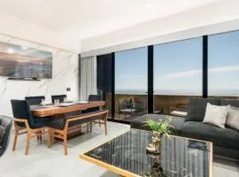 Lujo y Comodidad Frente al Mar en Torre Catania