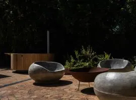 Avemore Winelands Home - wood fired hottub and full power back up