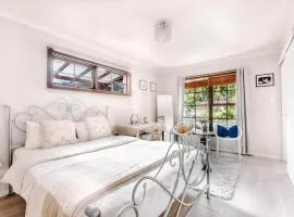 one-Bedroom Suite-Close to beach and CBD