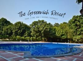 The Greenwich resort, hotel com piscina em Ramnagar