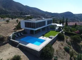 Luxury Villa Pluto Stunning Mountain Views