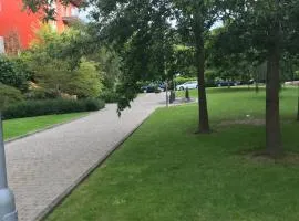 Central Dublin 2-Bed Apartment -Sleeps 5 & Parking