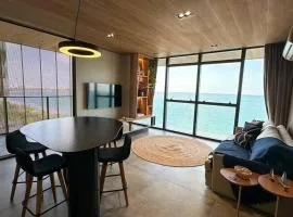 Apto Luxo Beira-Mar com Varanda de Frente para o Mar da Praia de Pajuçara NT1207
