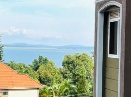 Modest Apt on the Lake