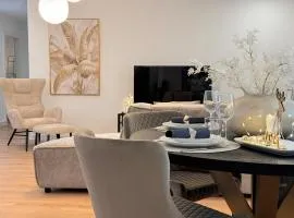 100qm City Wohnung für 6 mit Privatparkplatz