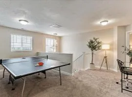 Fully Fenced Grass Backyard Pet Friendly
