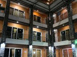 B and B Hotel