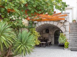 Guest house Otto, hotel en Punat