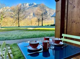 Le Studio Savoyard, Hotel mit Pools in Giez