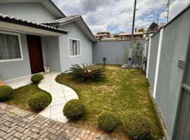 Casa em São José dos Pinhais, hotel v destinaci São José dos Pinhais